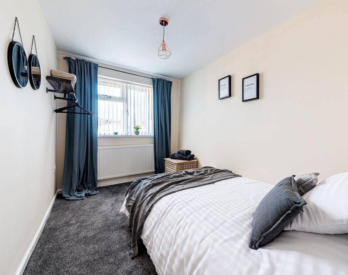 Dudley-Hospital-3Bed-Parking-Long Stay-Contractor Brierley Hill Eksteriør bilde